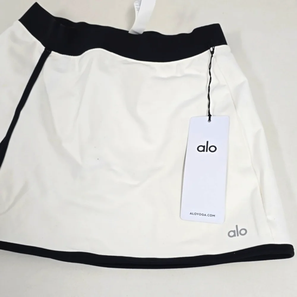 ALO Yoga Cream Mini Skort with Black Trim